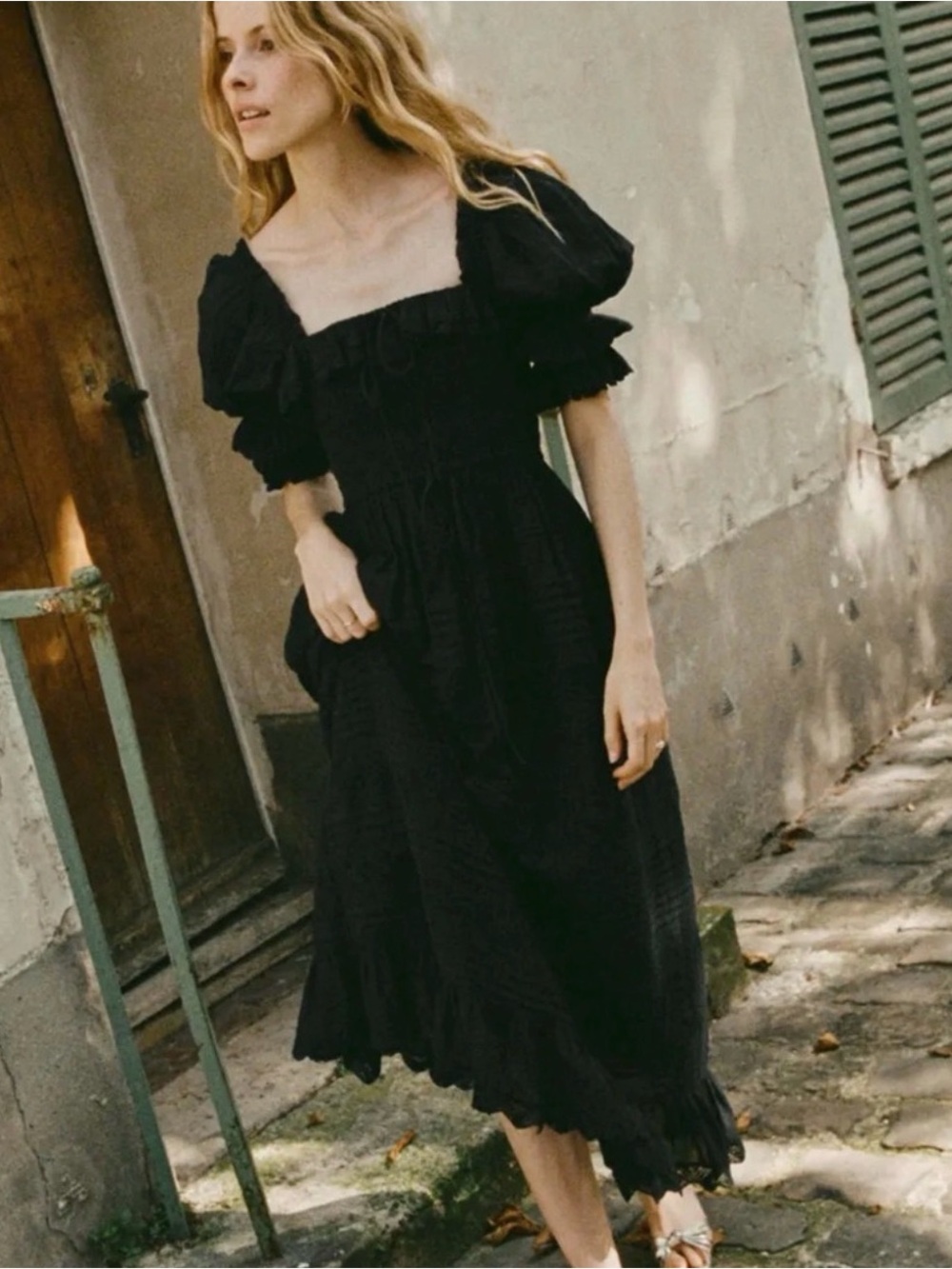 Doen Izabal dress in navy